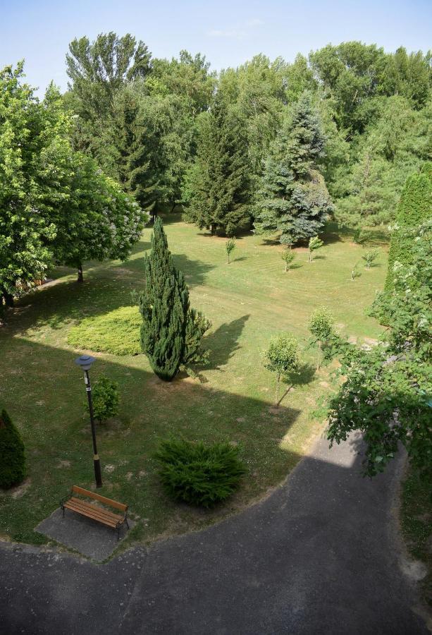Helikon 32 Apartman Кестхей Екстер'єр фото