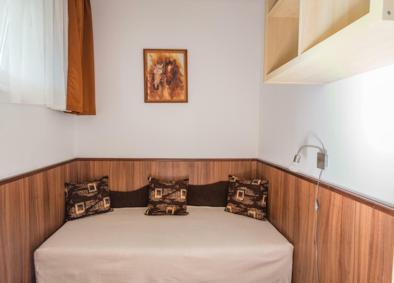 Helikon 32 Apartman Кестхей Екстер'єр фото