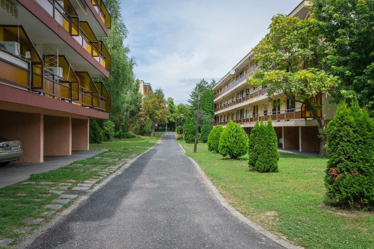 Helikon 32 Apartman Кестхей Екстер'єр фото